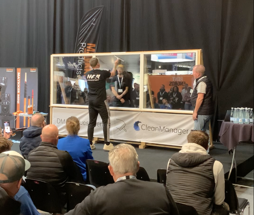 DM i vinduespolering, scene